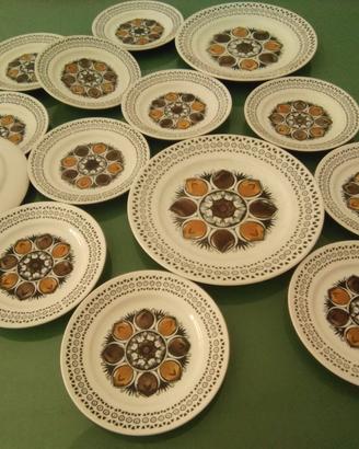 Servizio da dolce in ceramica e porcellana vintage