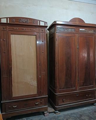 Armadio antico in legno stile liberty 