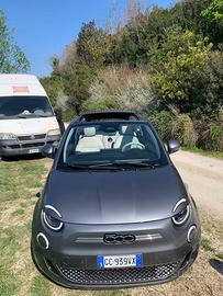FIAT 500 elettrica cabrio LA PRIMA