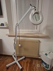 Lampada con ingranditore
