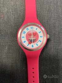 Orologio al  quarzo  fucsia