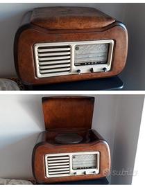 Radio giradischi vintage a valvole