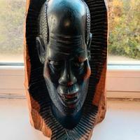 statua africana in legno da esposizione 
