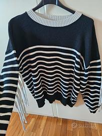 Maglione a righe con frange