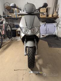 Scooter Gilera Runner 125