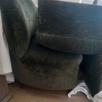 Due poltroncine basse 