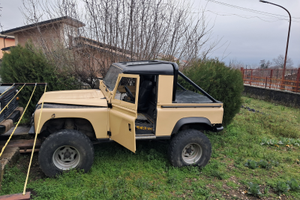 Fuoristrada Land Rover Defender 90'