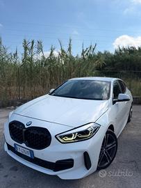 Bmw 118 118d 5p. Msport