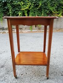 Tavolino in legno Liberty con rotelle