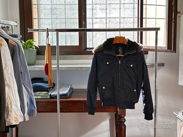 Giubbotto con cappuccio