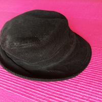 Cappello jazzy in velluto a coste
