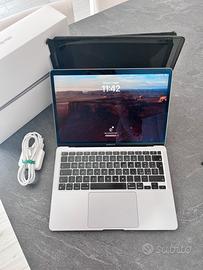 MacBook Air M1 13” 256GB Grigio Siderale+Cover