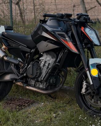 KTM Duke 790 105 cv