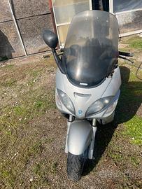 Scooter Piaggio X9