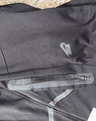 Nike tech