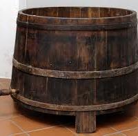 Tino in legno per vino