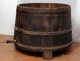 Tino in legno per vino