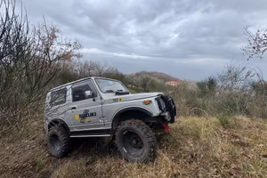 Suzuki Santana SJ 410 con carrello appendice