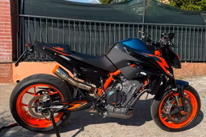 KTM Duke 890r