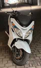 Suzuki Burgman 400 LUX ABS