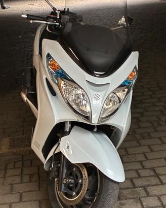 Suzuki Burgman 400 LUX ABS