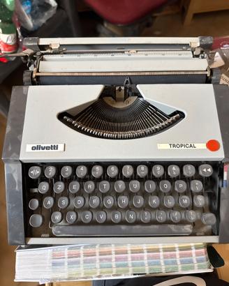 Macchina da scivere olivetti  tropical vintage