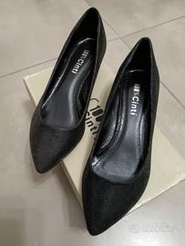 Décolleté donna, Cinti, in pelle nera. numero 37.