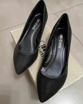 Décolleté donna, Cinti, in pelle nera. numero 37.