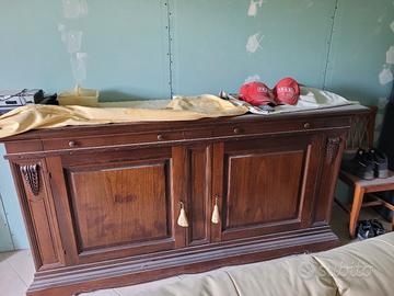 credenzone in legno rifinito 