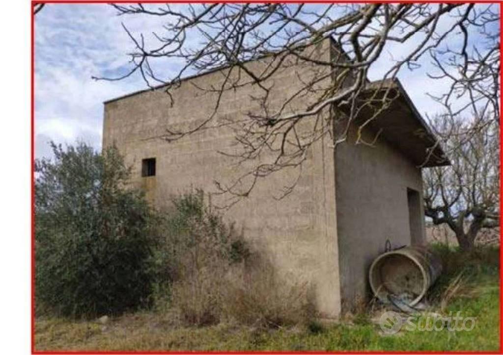Immobile in asta di 415142 m² a Galatina - Altro