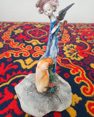 Scultura in ceramica di A. Colombo-Lo Scricciolo