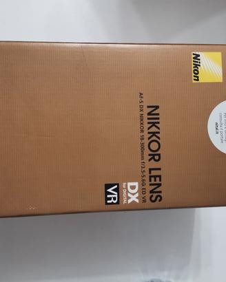 obiettivo nikon af-s 18-300 vr 
