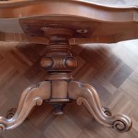 tavolino in stile barocco