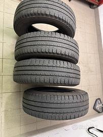 Pneumatici 215/70/15 CP