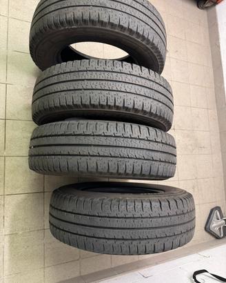 Pneumatici 215/70/15 CP