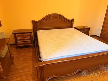 Letto completo e comodini