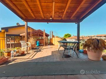 STUPENDA APPARTAVILLA CON TERRAZZO E GARAGE 50 MQ