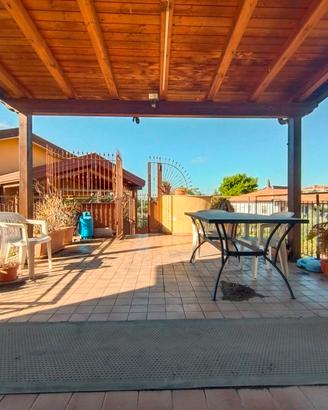 STUPENDA APPARTAVILLA CON TERRAZZO E GARAGE 50 MQ