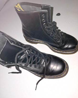 Dr. MARTENS NERE N 39