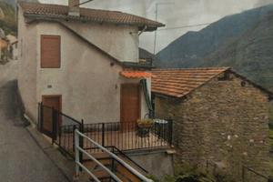 Terratetto indipendente tra lago e montagna