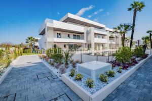 APPARTAMENTO PARI AL NUOVO CON GARAGE E PISCINA