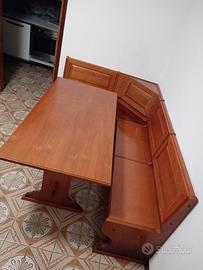Tavolo piu panca ad angolo 