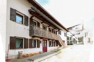 Bolzano bellunese - bella porzione di casa con gia