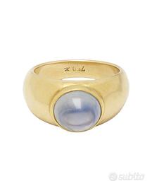 Anello in oro giallo e zaffiro cabochon