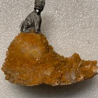 Soprammobile Terrier in peltro con quarzo dorato