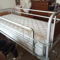 Letto ortopedico con sponde e materasso