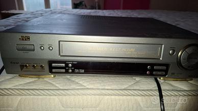 videoregistratore VC HR J657MS
