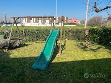 Altalena con scivolo