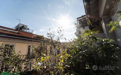 Trilocale con terrazzo in Via Plinio 29