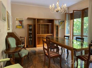 Appartamento di 135 m² con 5 locali e box auto a A